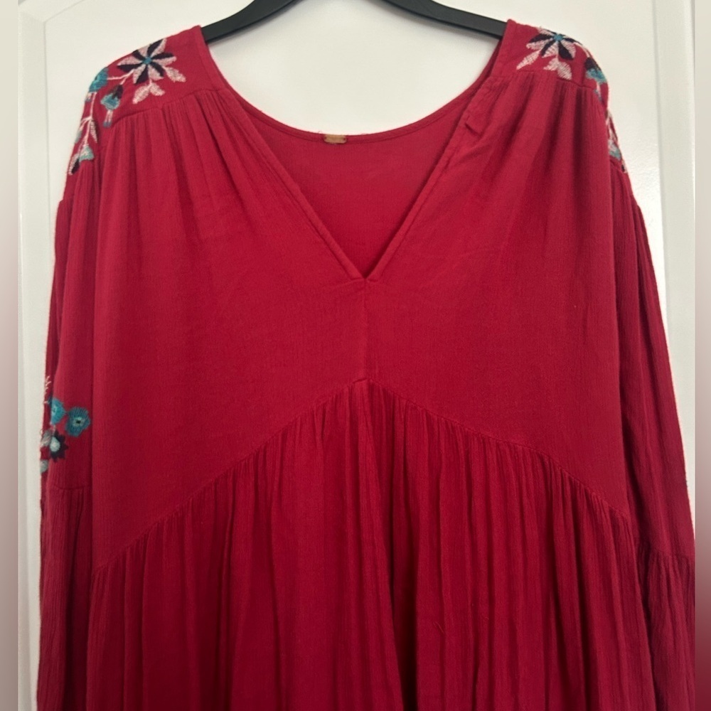 Free People Red Embroidered Te Amo Mini Dress size medium Flare sleeve bohemian - Picture 6 of 14